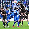 Jackson Irvine beim Kopfball im Spiel in Magdeburg