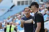 Alexander Blessin beim Shakehands mit Coventry-Coach Frank Lampard