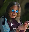 Ozzy Osbourne im Video-Clip von Aston Villa