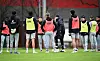 Fabian Hürzeler mit den St. Pauli-Profis beim Training