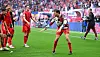 Thomas Müller fühlte sich nach dem Spiel als Meister und initiierte die Laola mit den Fans.
