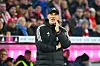 Thomas Tuchel guckt besorgt nach oben