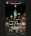 Die Freiwillige Feuerwehr Berliner Tor half dabei, die Alstertanne aufzustellen.