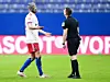 Klaus Gjasula sah gegen Darmstadt (1:2) früh die Gelbe Karte von Dr. Robert Kampka.