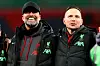 Jürgen Klopp und sein Co-Trainer Pepijn Lijnders Arm in Arm