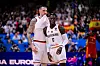 Basketballer Daniel Theis und Dennis Schröder