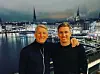 Über den Dächern der Stadt: Weltmeister Bastian Schweinsteiger (l.) und Bruder Tobias genossen die gemeinsame Zeit in Hamburg.