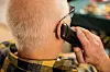 Immer wieder fallen Senioren am Telefon auf falsche Polizeibeamte rein. (Symbolfoto)