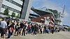 Schlange vorm Millernstorstadion in Hamburg