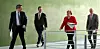 Peter Tschentscher (SPD, r.) gemeinsam mit Markus Söder (CSU, l.), Bundeskanzlerin Angela Merkel (CDU) und Regierungssprecher Steffen Seibert beim Gipfel im Mai 2020.