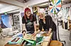Sigrun Schindler (r.) mit Christina Harms (30). Mit 14 war sie das erste Mal in der „Motte“ und blieb.