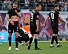 Jackson Irvine, Martijn Kaars und Danel Sinani in Leipzig