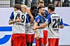 Die HSV-Profis feiern das 1:0 des HSV von Bakery Jatta.