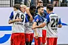 Die HSV-Profis feiern das 1:0 des HSV von Bakery Jatta.