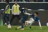 Nicolás Capaldo versucht Hoffenheims Bazoumana Toure mit einer Grätsche zu stoppen.