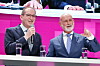 Bundesinnenminister Alexander Dobrindt (CSU, l.) mit Volker Geyer, dem Chef des Beamtenbunds. Die Beamten werden immer mehr zu einer privilegierten Kaste.