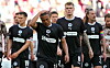 Spieler des FC St. Pauli zeigen ihre Enttäuschung