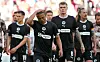Spieler des FC St. Pauli zeigen ihre Enttäuschung