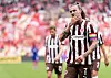 Jackson Irvine fässt sich nachdenklich an den Mund