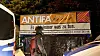 Spezialkräfte der Polizei räumten ein Antifa-Plakat beim „Alternativen Hafengeburtstag” ab.