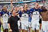 Die HSV-Profis und Merlin Polzin jubeln