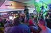 Das Lehmitz ist für seine Live-Musik bekannt. Die Band spielt traditionell auf dem Tresen.
