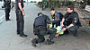 Polizisten haben den Mann rasch entwaffnet.