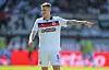 St. Paulis Defensiv-Stratege Eric Smith dirigiert auf dem Spielfeld
