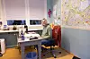 Annette Kaiser (56) sitzt auf ihrem Schreibtischstuhl in ihrem Büro.