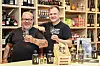 Marco Lehmitz und Kalle Haverland (li) mit prämiertem „Goldschluck“.