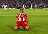 Michael Olise beim Torjubel Kneeslide