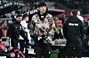 Taichi Hara auf dem Weg zur St. Pauli-Ersatzbank