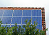Kann sich lohnen, auch finanziell: Den Strom von der eigenen Photovoltaikanlage an die Nachbarn zu verkaufen.