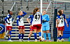 Die Spielerinnen des HSV gucken ratlos