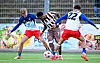 Louis Lemke und Omar Megeed vom HSV II im Zweikampf mit Romeo Aigbekaen von St. Pauli II