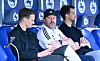 Claus Costa, Steffen Baumgart und Jonas Boldt auf der Trainerbank des HSV
