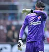 Nikola Vasilj weinend beim Abschied