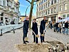 Spatenstich für „freiRaum Ottensen“: Altonas Bezirksamtsleiter ebastian Kloth, „freiRaum“-Projektleiterin Annika Hanke und Verkehrssenator Anjes Tjarks (v.l.).
