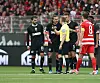 Jackson Irvine vomn FC St. Pauli fliegt in Berlin vom Platz