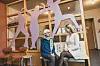 Die Leiterin der Tanzschule mit Roksana Maria von Dobrzyn von der Haspa Hamburg Stiftung.
