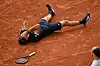 Alexander Zverev liegt am Boden
