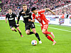 Hauke Wahl vom FC St. Pauli im Zweikampf mit Luis Diaz vom FC Bayern München