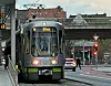 S-Bahn an einer Haltestelle in Hannover