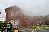 Dach eines Hauses in Hohenaspe brennt – Großeinsatz der Feuerwehre
