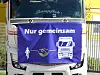 „Nur gemeinsam“ steht auf dem Lkw bei der Mahnwache für den gestorbenen Radfahrer.
