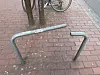Aufgeflexte Fahrradständer vor dem Aldi am Bahnhof Altona.