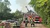 Feuerwehr- und Polizeikräfte am Einsatzort on Travenbrück.