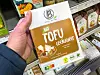 Eine Packung Tofu.