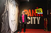 Petra Roitsch (50) steht in der Panik City.