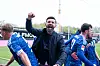 Miron Muslić jubelt mit seinen Spielern